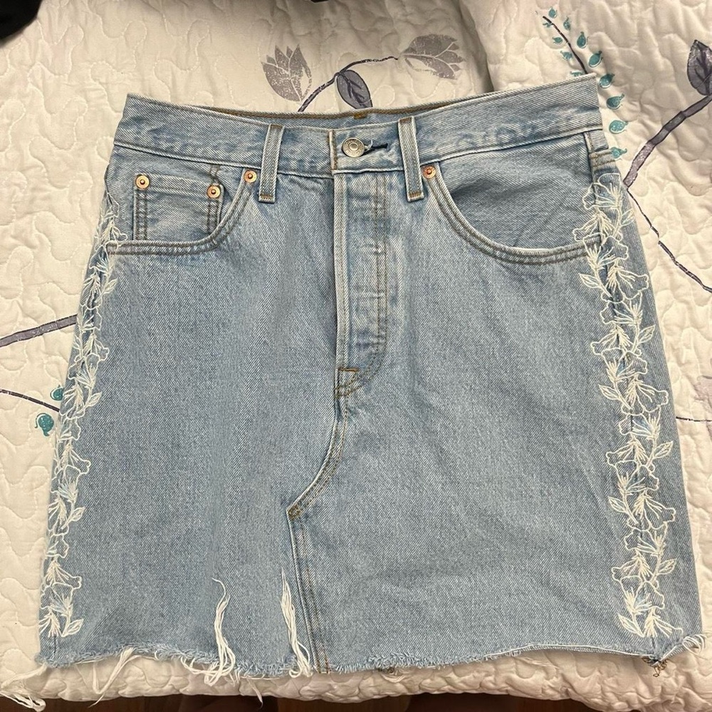 Levi’s embroidered denim skirt